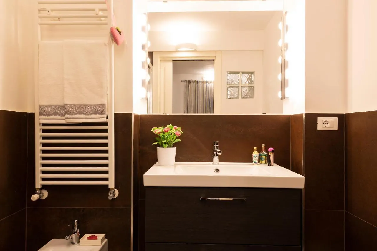 Voghera Fashion District Milan Apartment